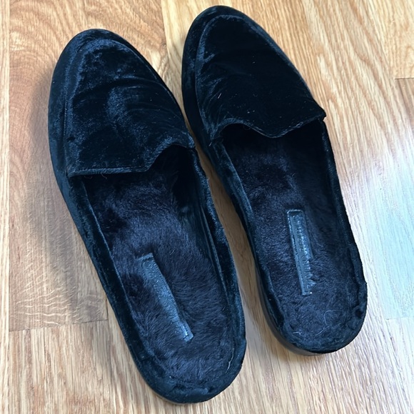 Banana Republic Black Velvet Faux Fur Mule Size 7 - Picture 4 of 9